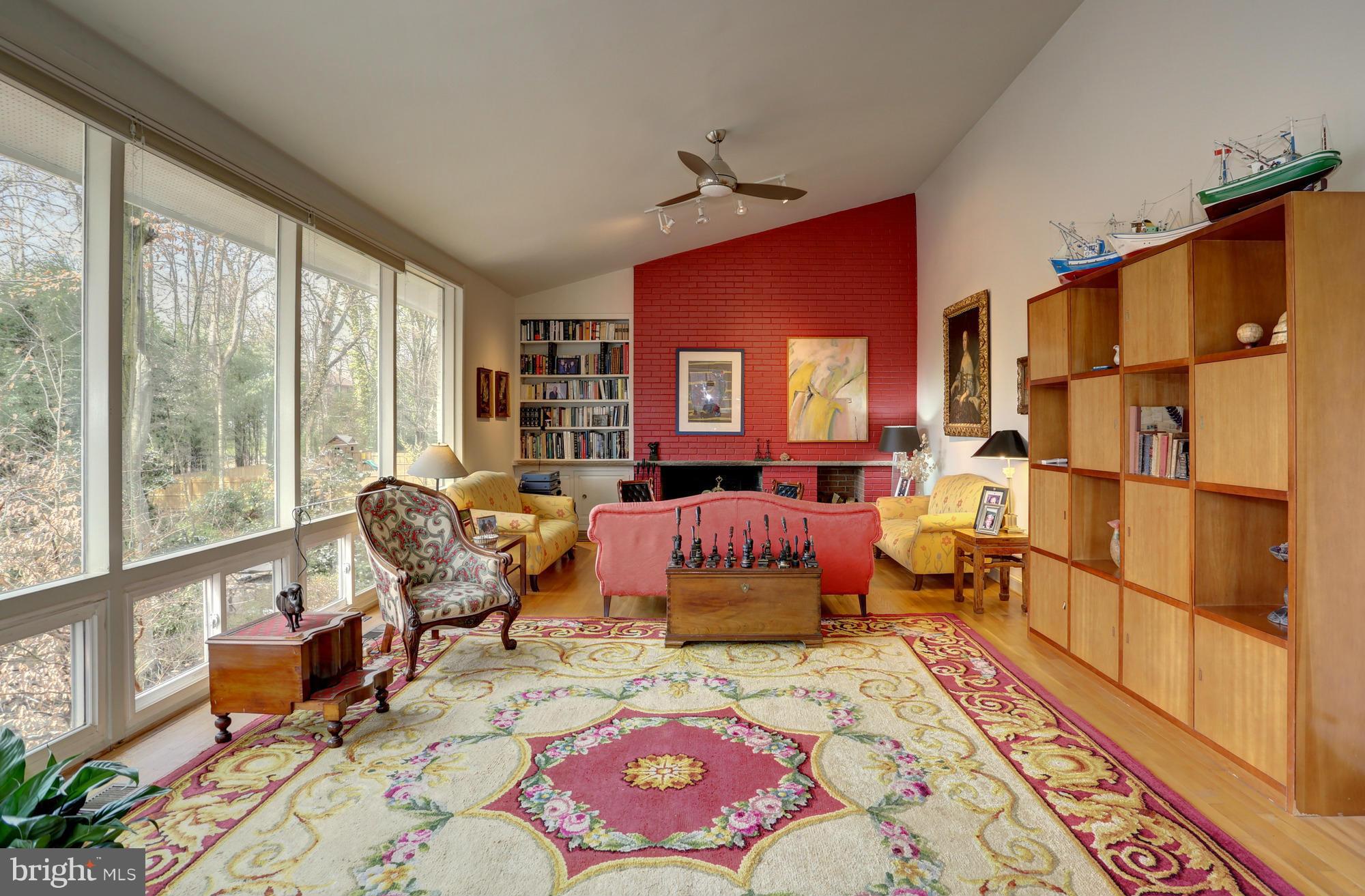 6800 Millwood Road Bethesda, MD 20817 - Photo 4 of 29 Living Room