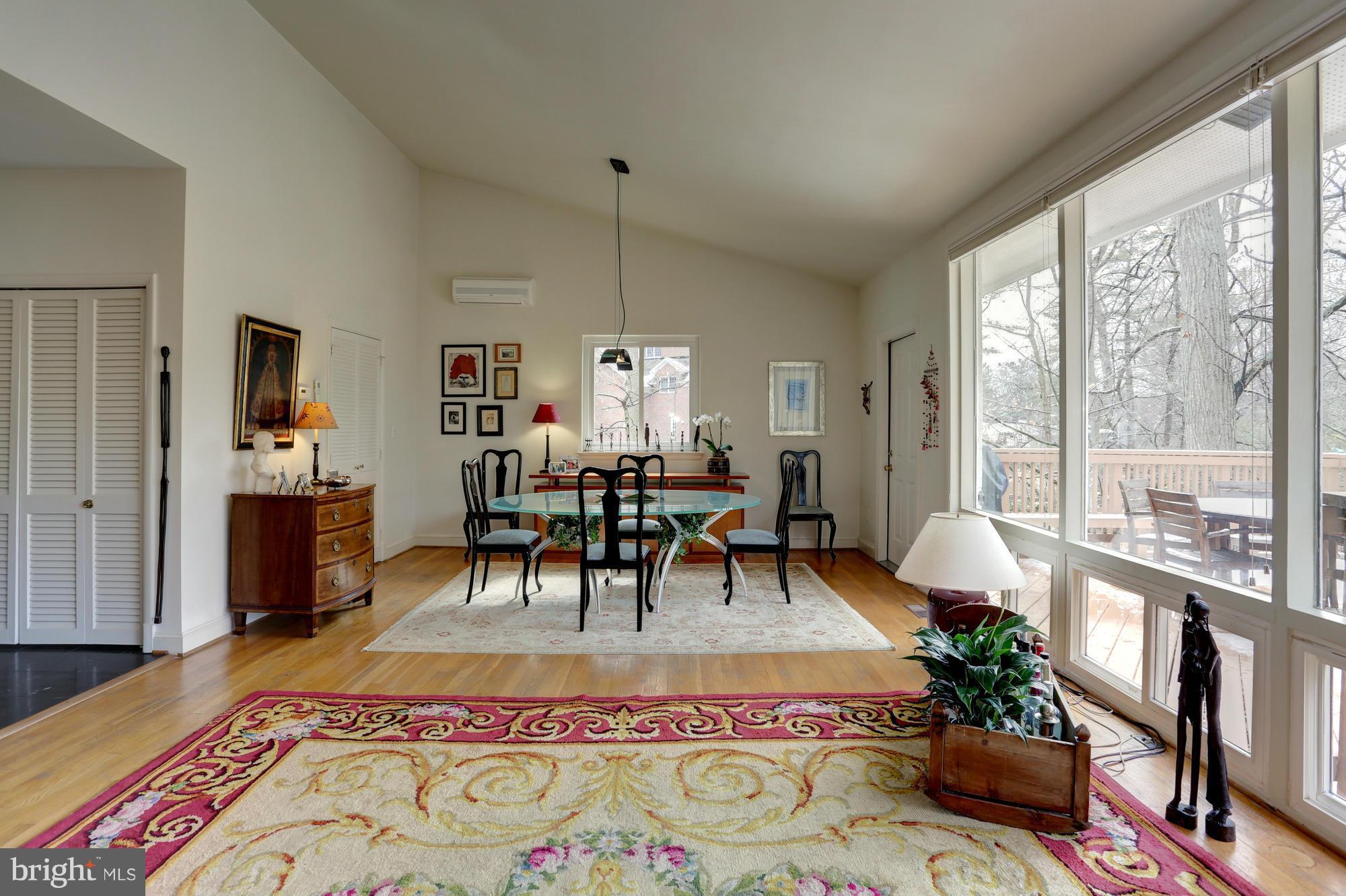 6800 Millwood Road Bethesda, MD 20817 - Photo 6 of 29 Living Room