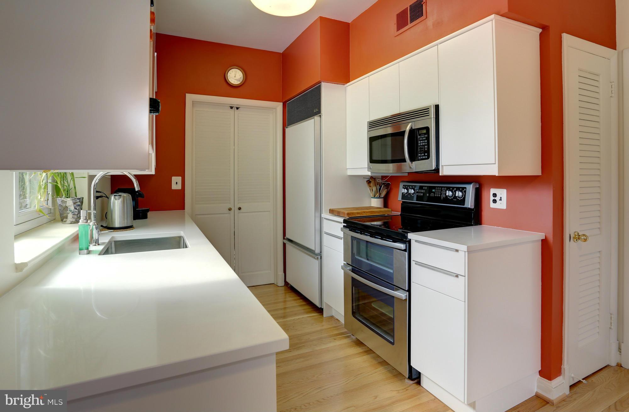 6800 Millwood Road Bethesda, MD 20817 - Photo 8 of 29 Kitchen