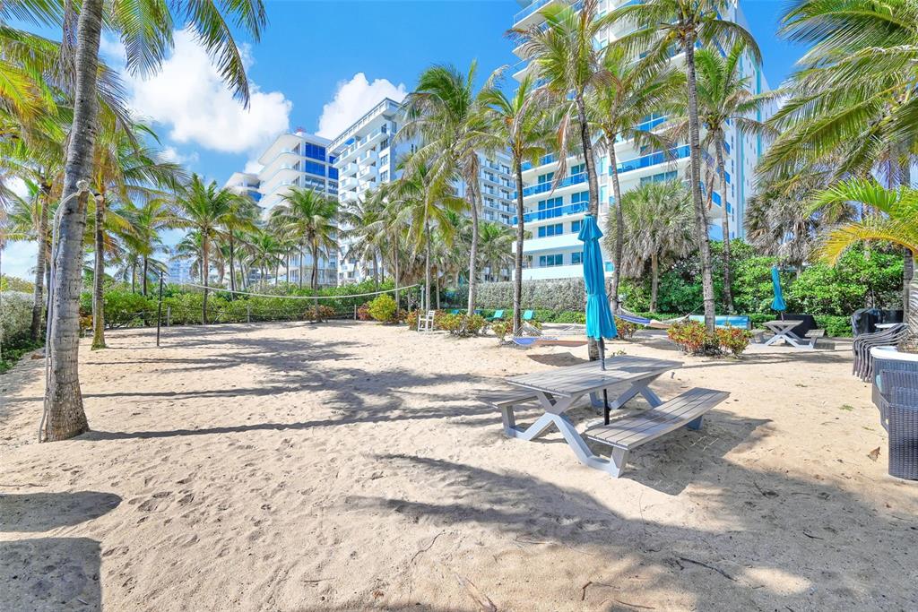 9201 Collins Avenue, Unit 821 Surfside, FL 33154 - Photo 30 of 60