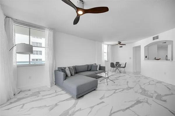 $795,000 | 9201 Collins Avenue, Unit 821, Surfside, FL 33154