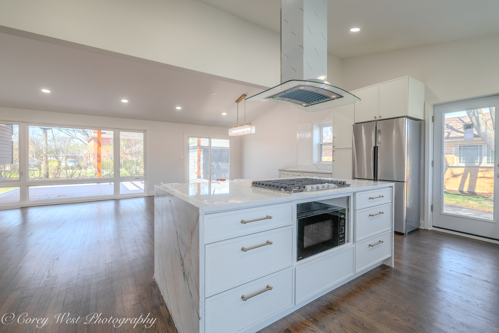 217 Heather Lane Wilmette, IL 60091 - Photo 9 of 44 a kitchen with stainless steel appliances granite countertop a stove and a kitchen view