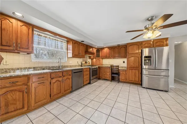 $259,900 | 6 Marilou Drive, Jeannette, PA 15644