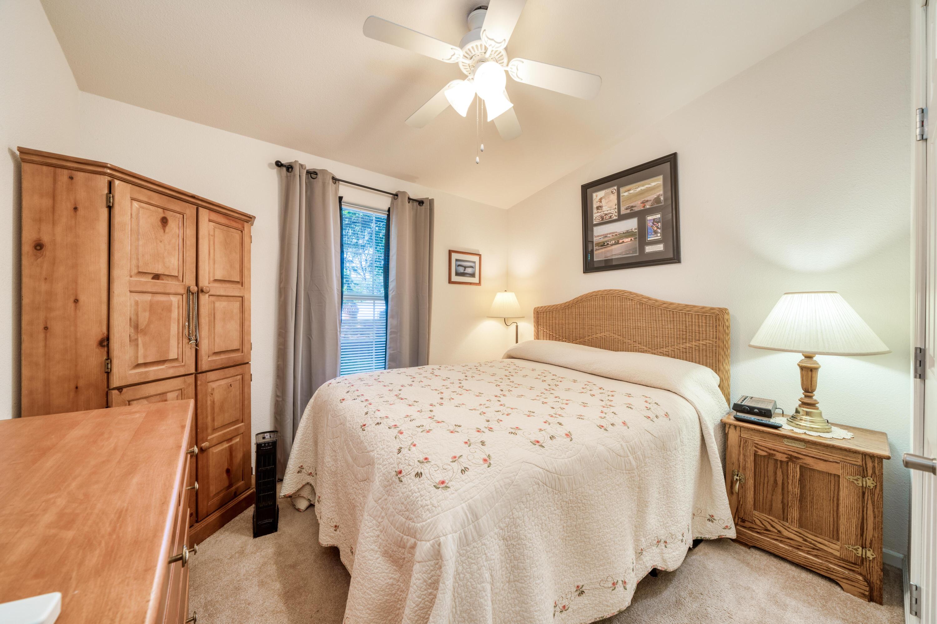 1390 Aztec Path Redding, CA 96003 - Photo 13 of 33 IMG-13