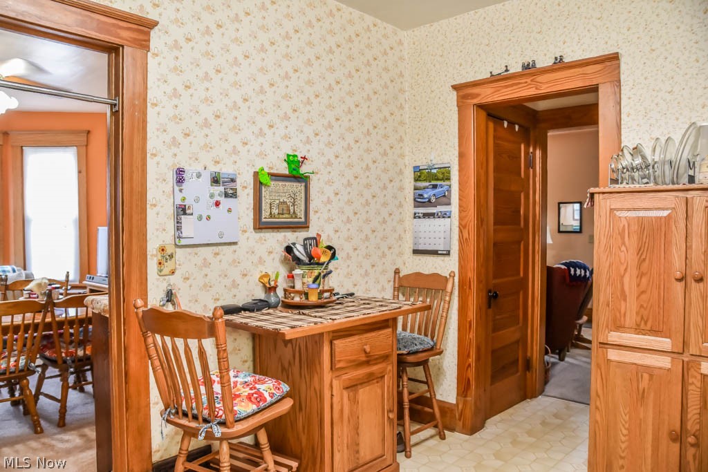 859 Amherst Road Northeast Massillon, OH 44646 - Photo 6 of 17 Eat-in area.