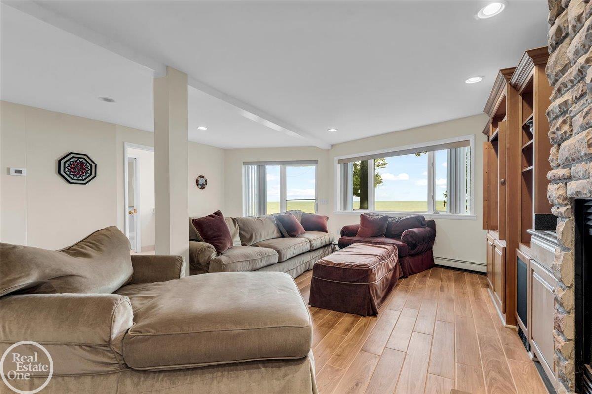 8178 Lakeshore Road Fort Gratiot, MI 48059 - Photo 35 of 48 Gallery Image 35