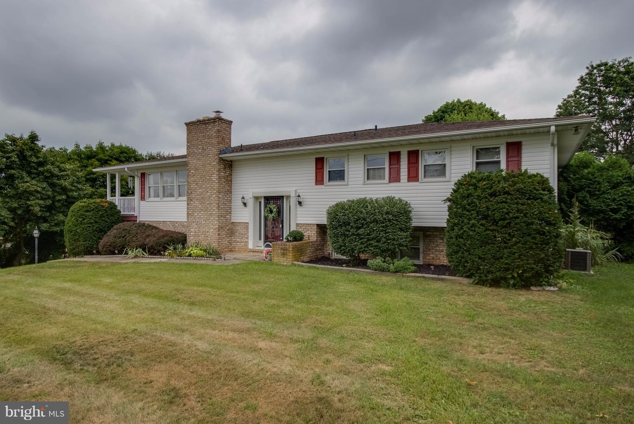918 Gahle Road Westminster, MD 21157 - Photo 2 of 29 Well cared for front yard.