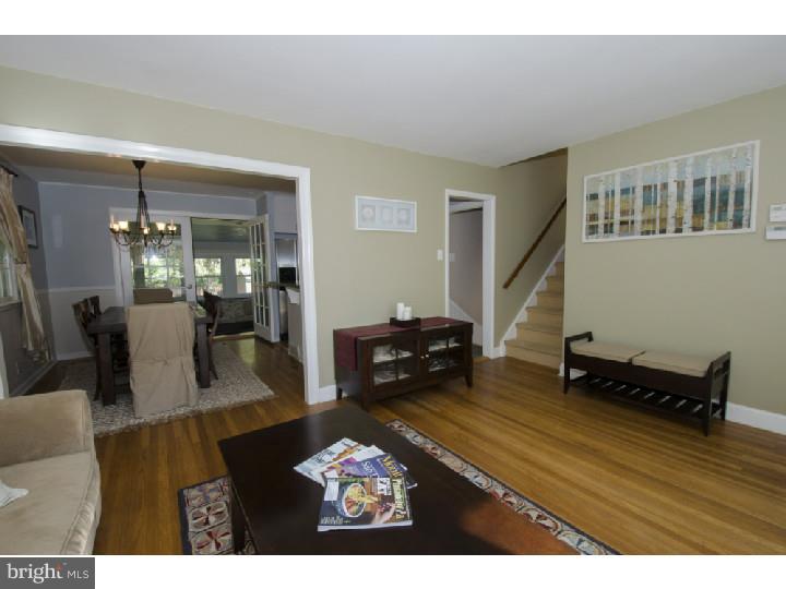 403 Penn Oak Road Flourtown, PA 19031 - Photo 3 of 21 Living Room
