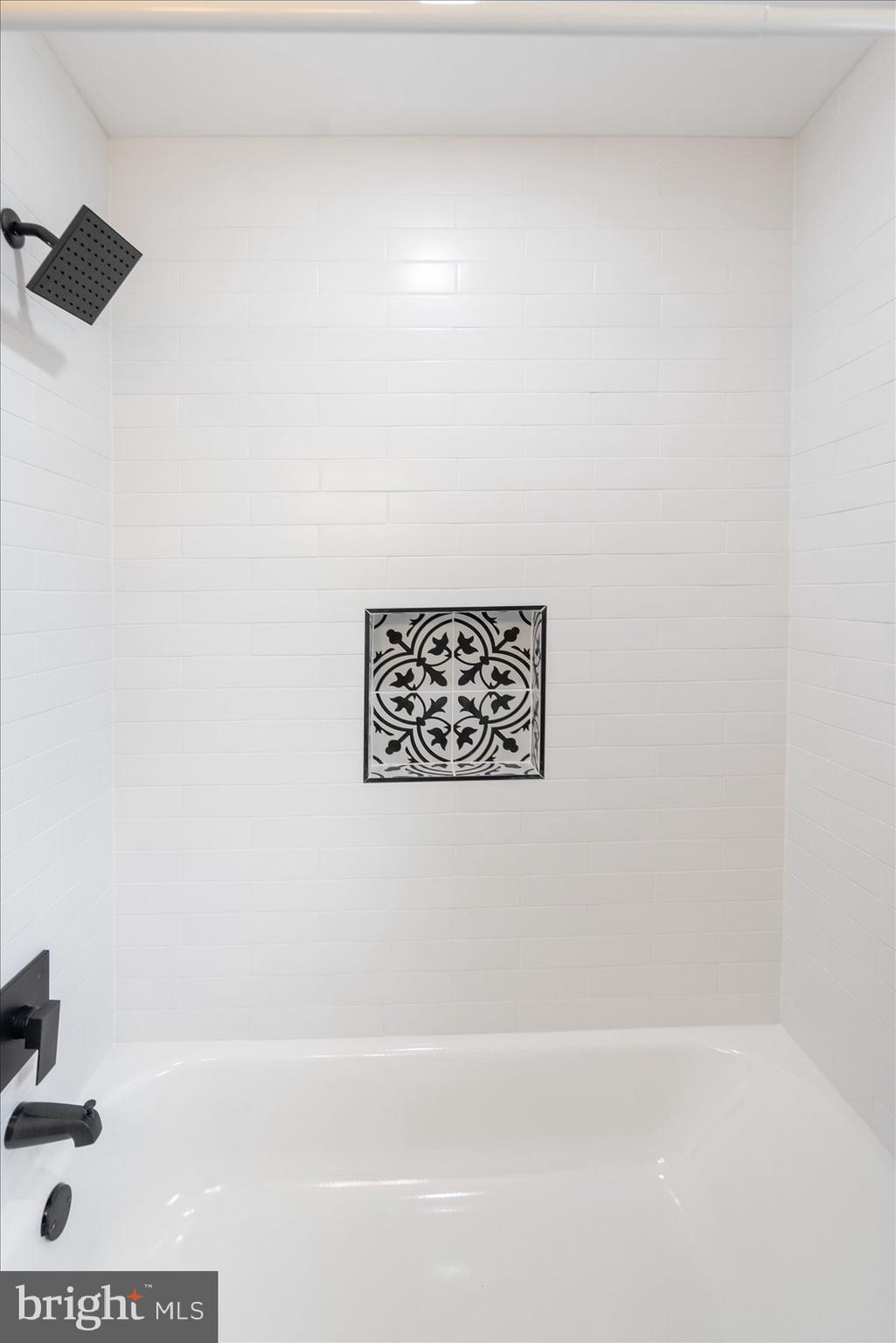 6809 Richardson Road Baltimore, MD 21207 - Photo 24 of 43 a bathroom with a bathtub