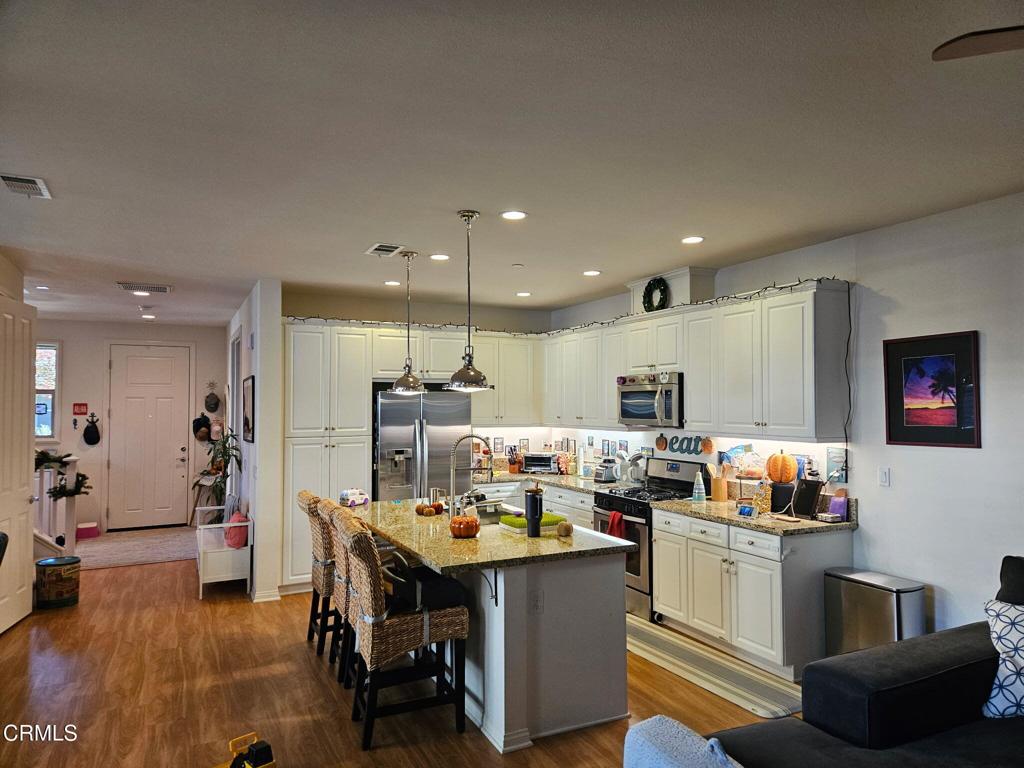 3155 London Lane Oxnard, CA 93036 - Photo 2 of 26