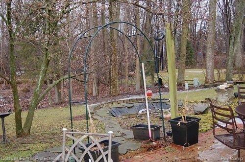 1353 Barneswood Lane Rochester, MI 48306 - Photo 23 of 25 Patio