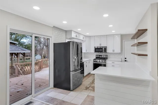 $374,400 | 74 Jane Drive, St. Peters, MO 63376