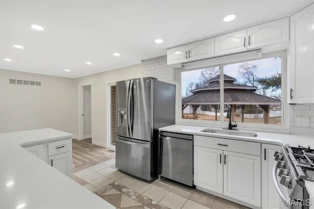 $374,400 | 74 Jane Drive, St. Peters, MO 63376