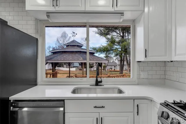 $374,400 | 74 Jane Drive, St. Peters, MO 63376