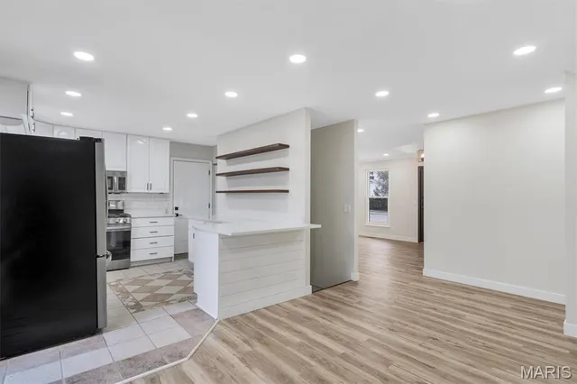 $374,400 | 74 Jane Drive, St. Peters, MO 63376