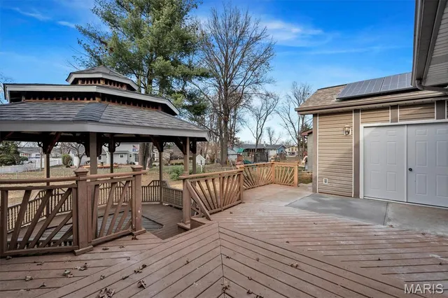 $374,400 | 74 Jane Drive, St. Peters, MO 63376