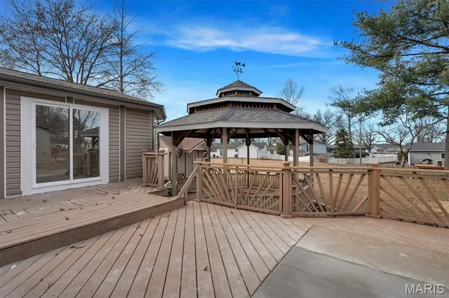 $374,400 | 74 Jane Drive, St. Peters, MO 63376