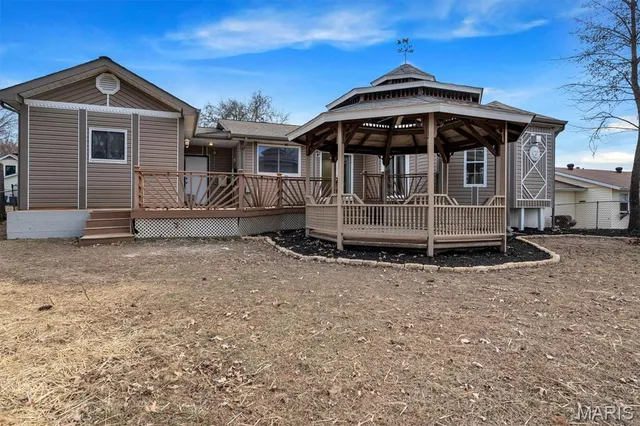 $374,400 | 74 Jane Drive, St. Peters, MO 63376