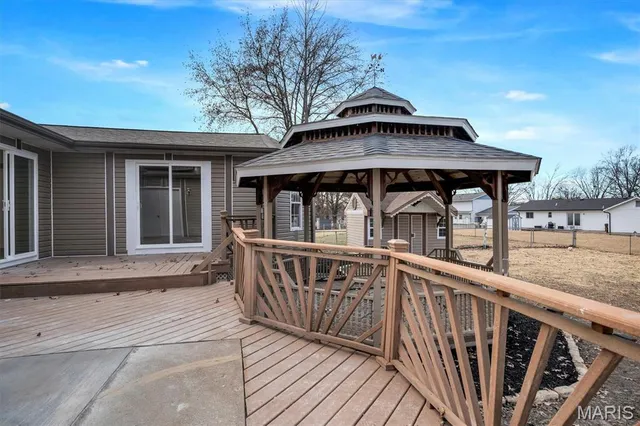 $374,400 | 74 Jane Drive, St. Peters, MO 63376