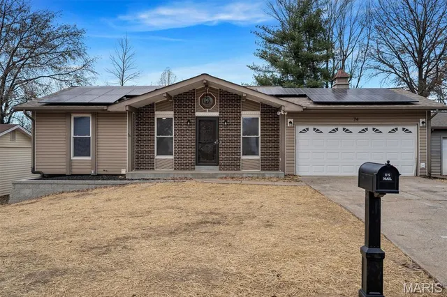 $374,400 | 74 Jane Drive, St. Peters, MO 63376