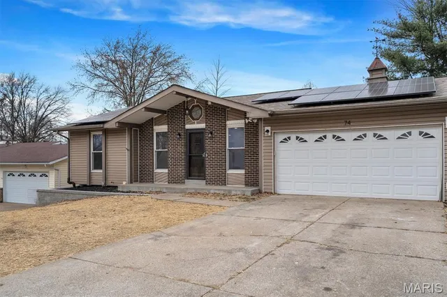 $374,400 | 74 Jane Drive, St. Peters, MO 63376