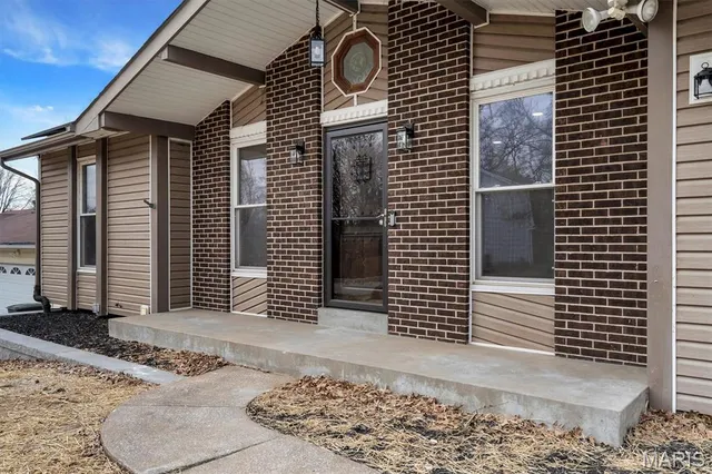 $374,400 | 74 Jane Drive, St. Peters, MO 63376