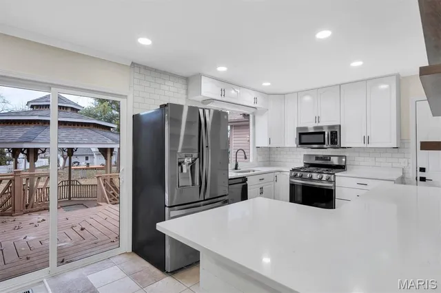 $374,400 | 74 Jane Drive, St. Peters, MO 63376