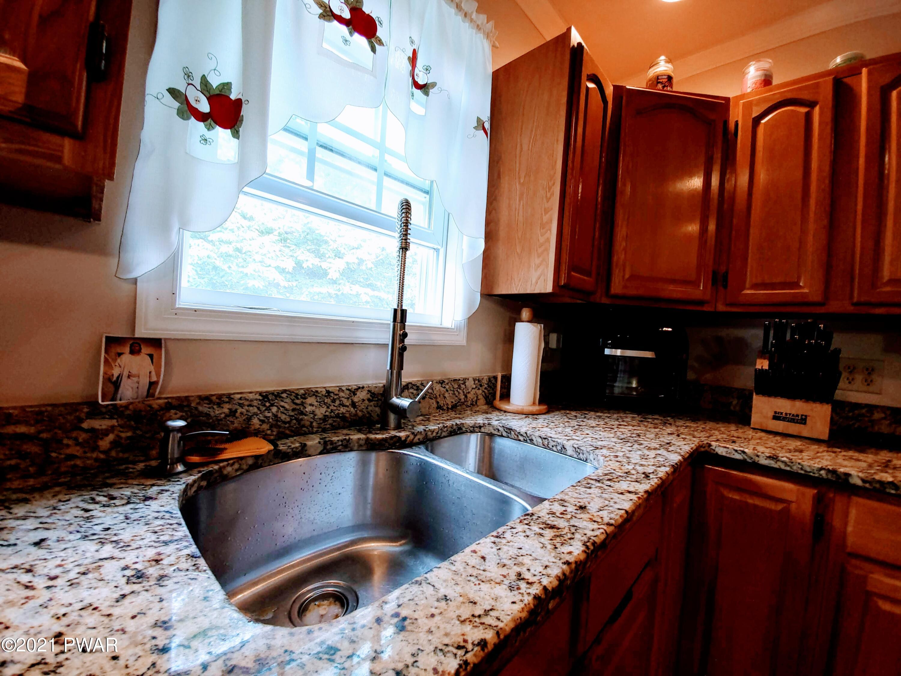 320 South Turnpike Road Newfoundland, PA 18445 - Photo 20 of 38 Kitchen