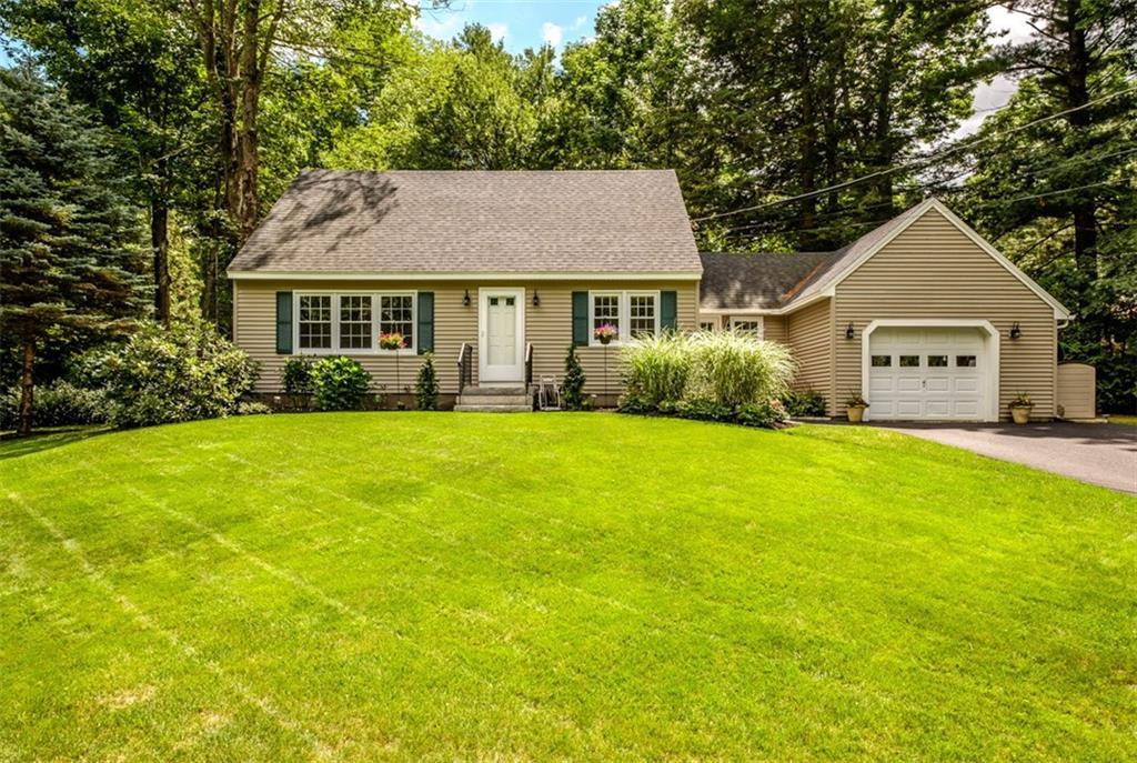 19 Deacon Road Yarmouth, ME 04096 - Photo 1 of 34 Photo