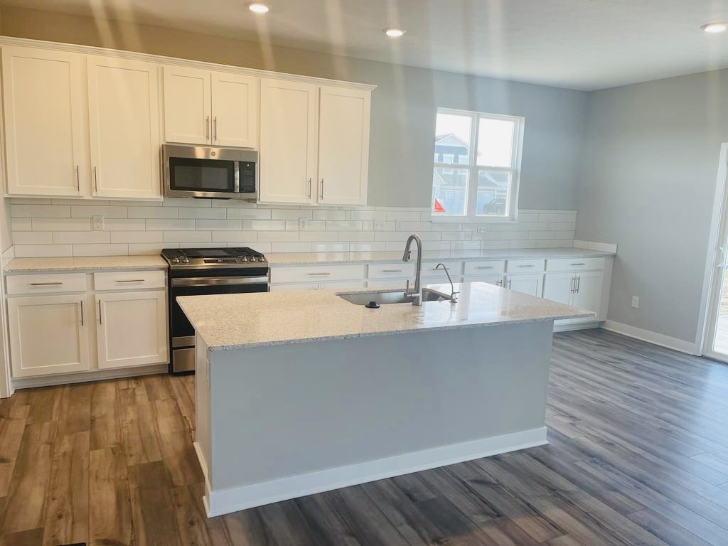 9136 Springbrook Drive Pendleton, IN 46064 - Photo 3 of 16