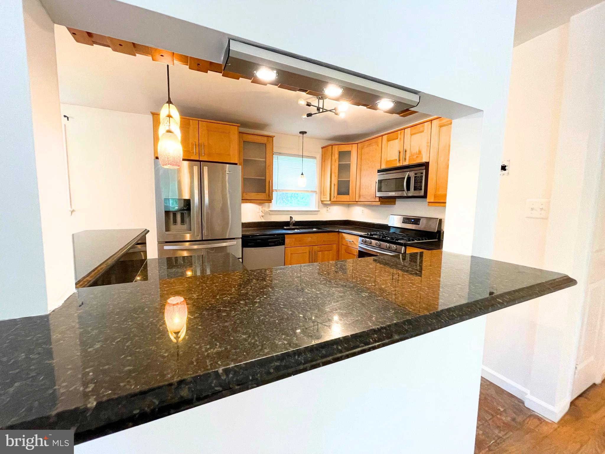 11422 Brandywine Road Clinton, MD 20735 - Photo 3 of 36