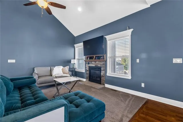 $409,950 | 824 North Hickory Drive, Tonganoxie, KS 66086