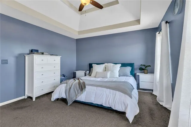 $409,950 | 824 North Hickory Drive, Tonganoxie, KS 66086