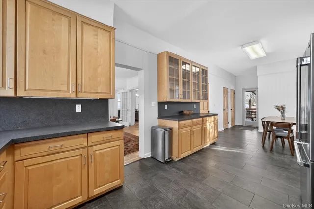 $1,125,000 | 152 Sutton Manor Road, New Rochelle, NY 10801