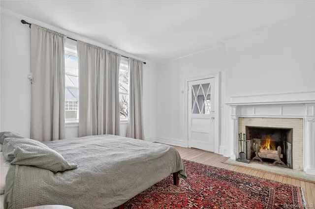 $1,125,000 | 152 Sutton Manor Road, New Rochelle, NY 10801