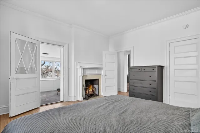 $1,125,000 | 152 Sutton Manor Road, New Rochelle, NY 10801