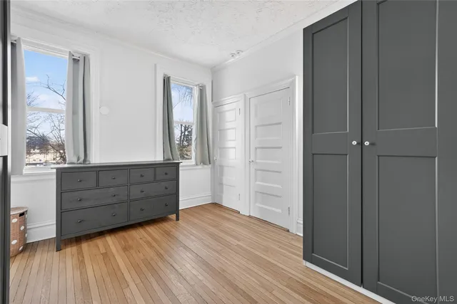 $1,125,000 | 152 Sutton Manor Road, New Rochelle, NY 10801