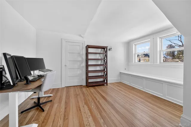 $1,125,000 | 152 Sutton Manor Road, New Rochelle, NY 10801