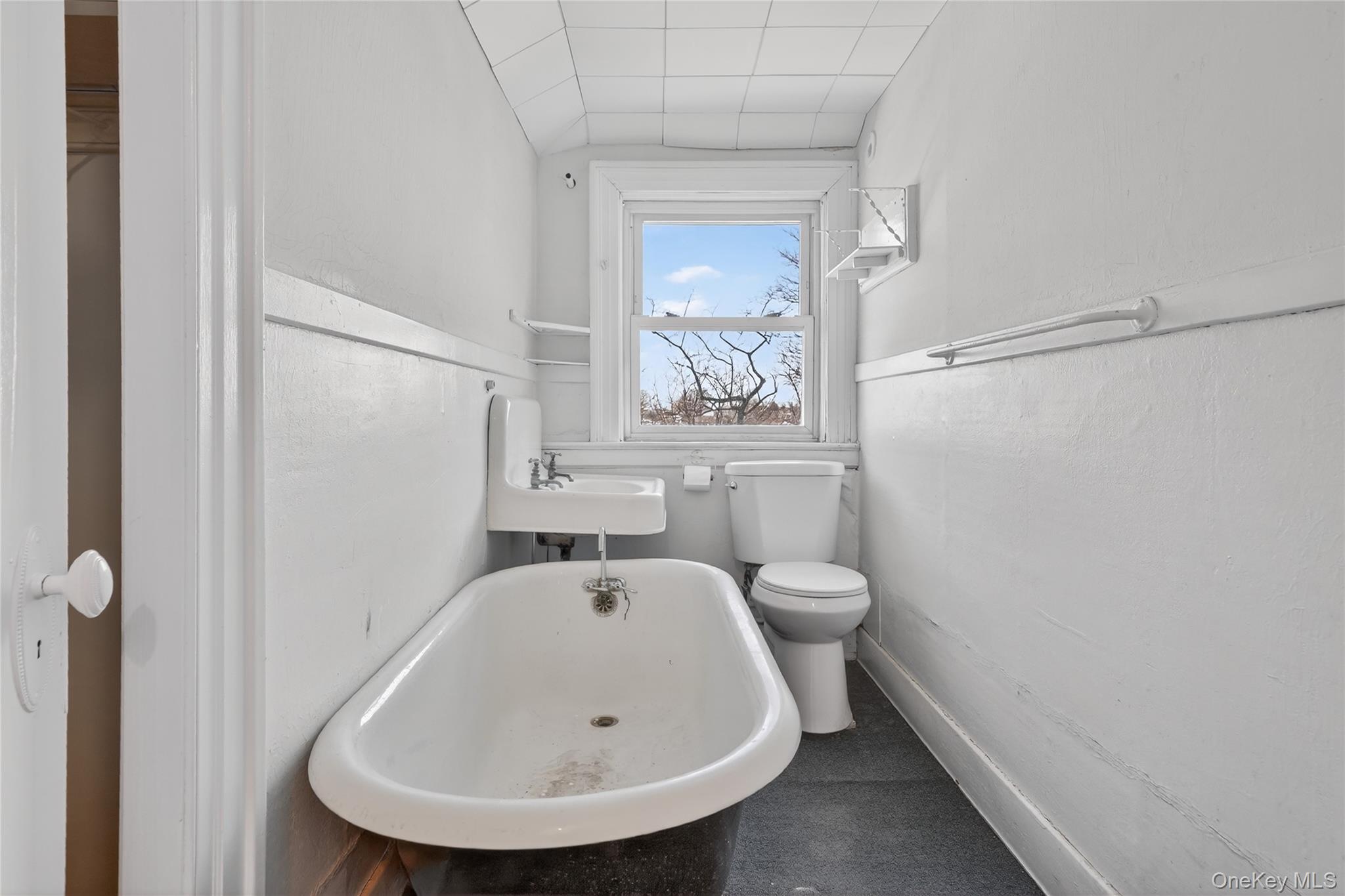 152 Sutton Manor Road New Rochelle, NY 10801 - Photo 34 of 49