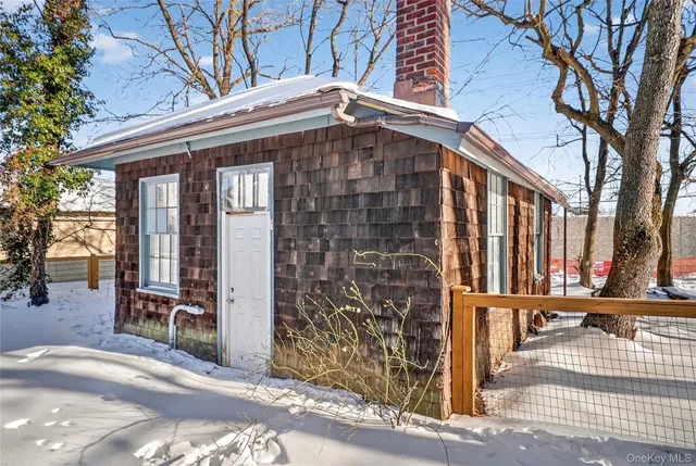 $1,125,000 | 152 Sutton Manor Road, New Rochelle, NY 10801