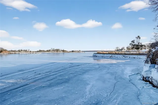 $1,125,000 | 152 Sutton Manor Road, New Rochelle, NY 10801