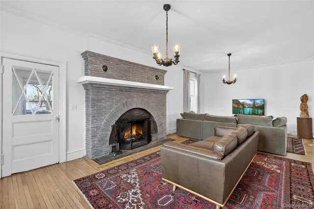 $1,125,000 | 152 Sutton Manor Road, New Rochelle, NY 10801