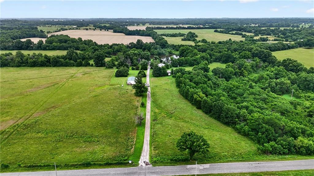 4713 Southeast Lostine Road Columbus, KS 66725 - Photo 4 of 56