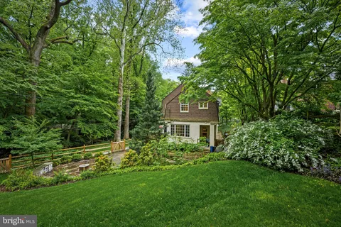 $880,000 | 401 Edgevale Road, Baltimore, MD 21210