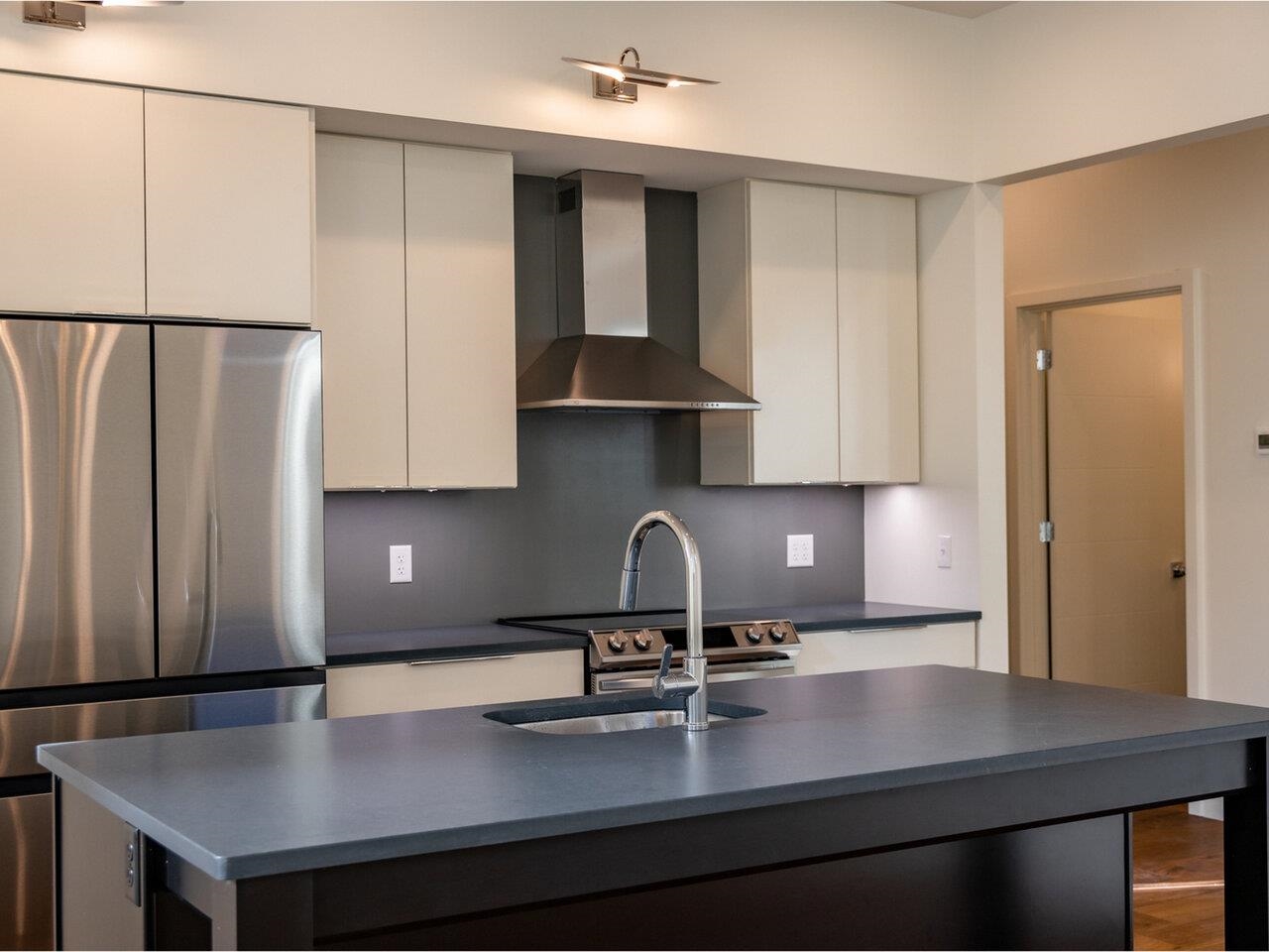 131 Main Street, Unit 2A1 Burlington, VT 05401 - Photo 5 of 29