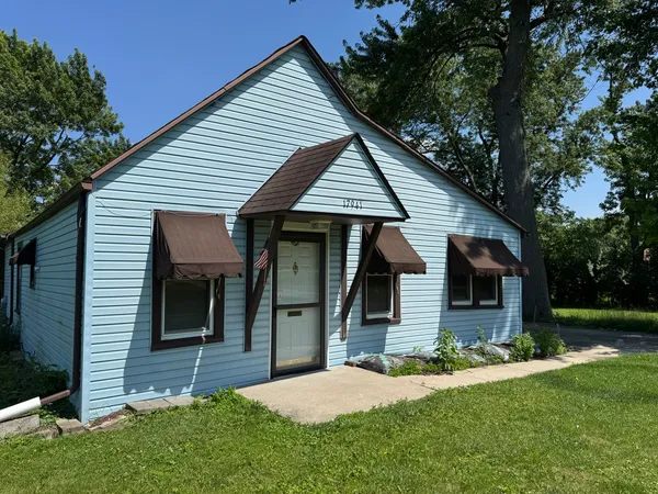 $225,000 | 17941 Highland Avenue, Tinley Park, IL 60477