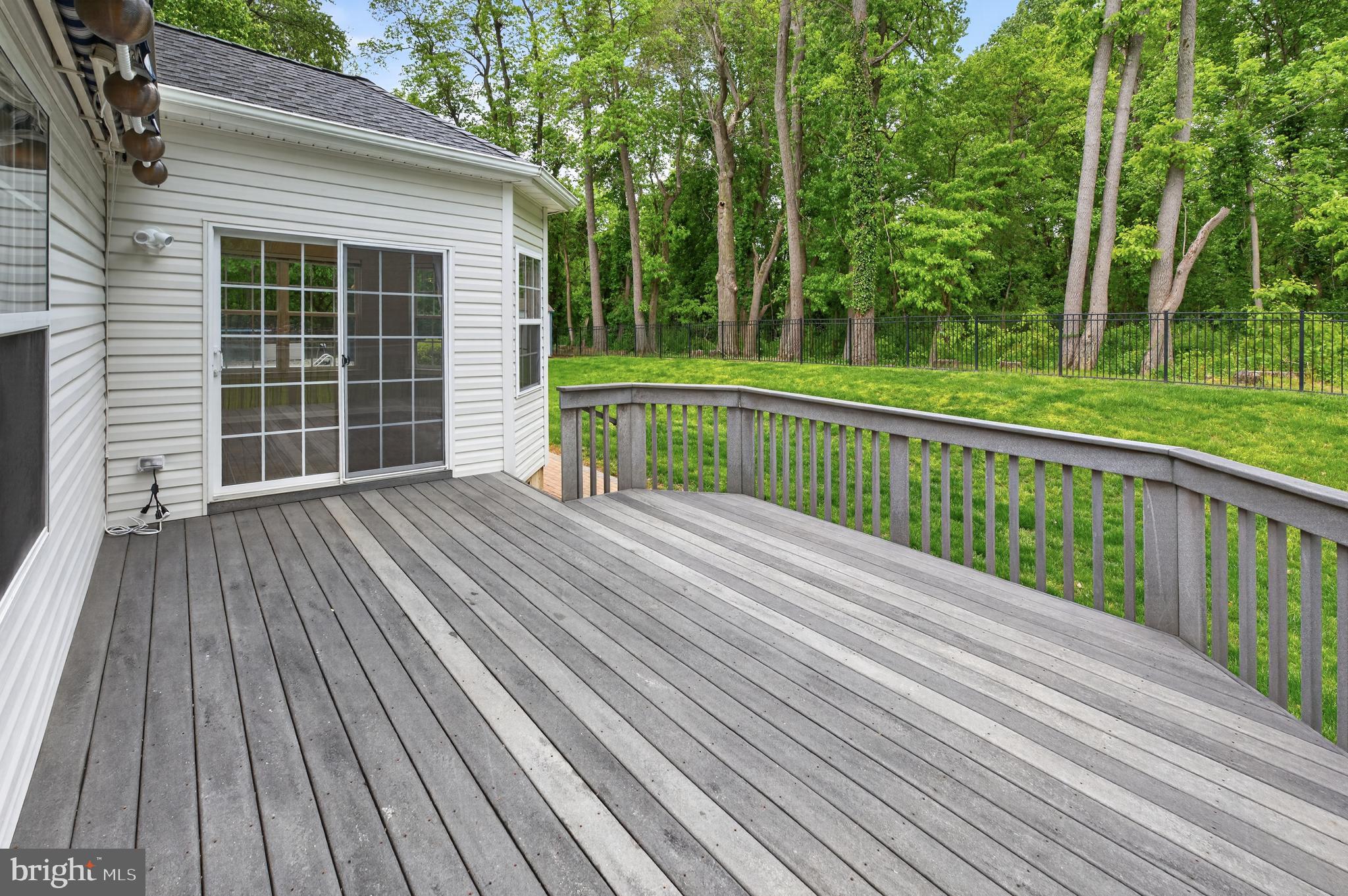 189 Aleksander Lane Mount Royal, NJ 08061 - Photo 30 of 60 Maint free Deck with sunshade!