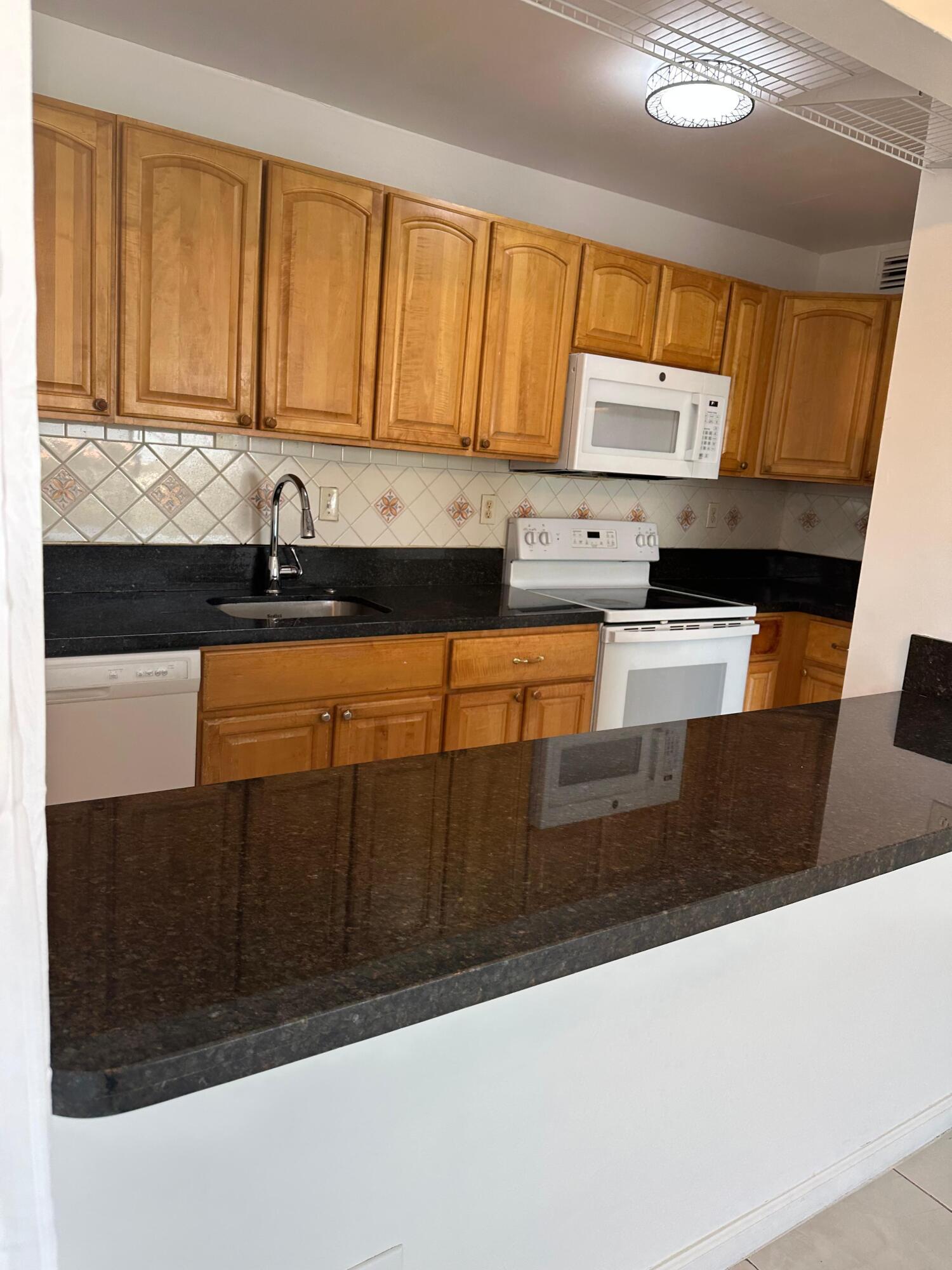 505 South Pine Island Road, Unit 407B Plantation, FL 33324 - Photo 11 of 28 WhatsApp Image 2026-02-06 at 2.06.15 PM