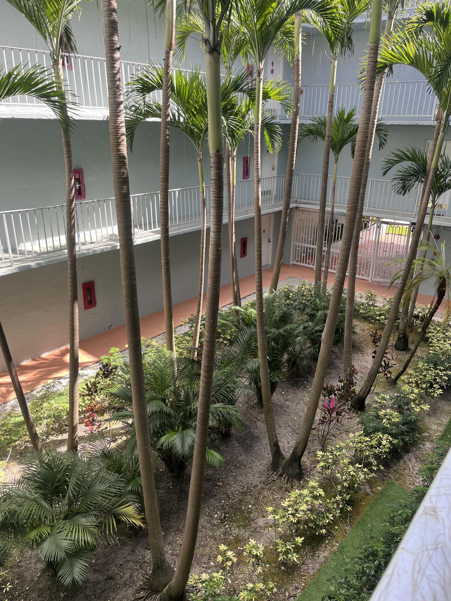 505 South Pine Island Road, Unit 407B Plantation, FL 33324 - Photo 5 of 28 IMG_4933