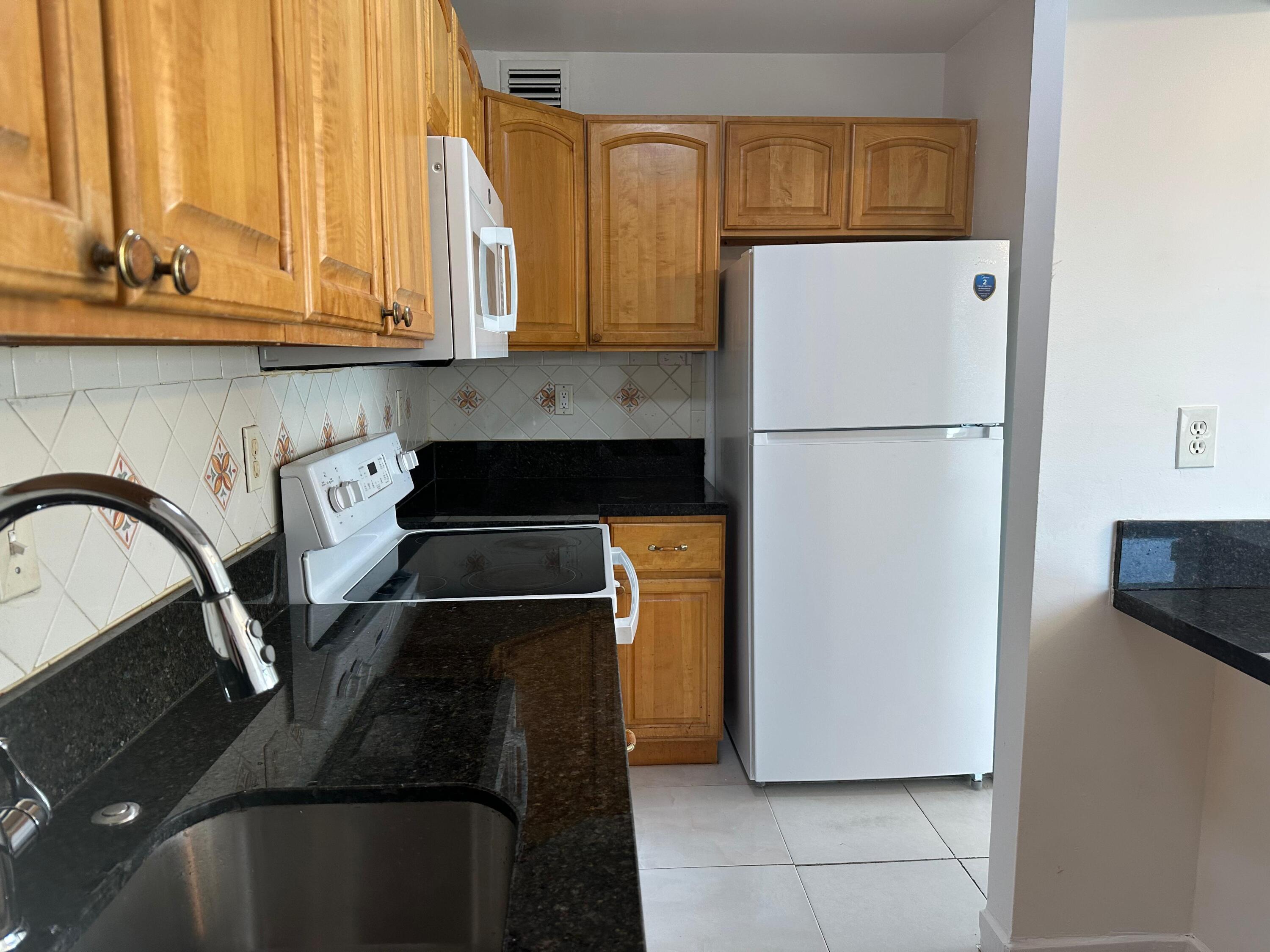 505 South Pine Island Road, Unit 407B Plantation, FL 33324 - Photo 9 of 28 WhatsApp Image 2026-02-06 at 2.06.15 PM